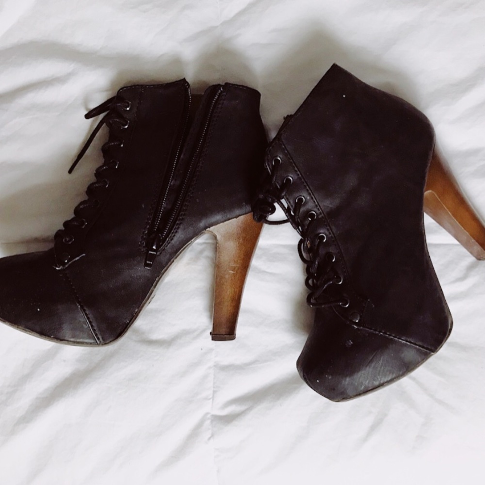 Black Heeled Boots